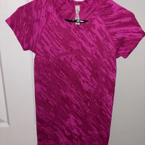 Lululemon Swiftly Tech Short Sleeve Shirt - Picture 1 of 4